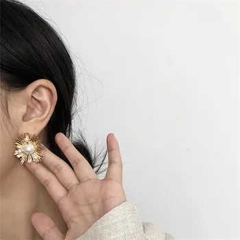 JCYMONG 2019 Moda Simulate Perla Cercei Aur Argint Culoare Floare de Metal Cercei Stud Pentru Femei Vintage Design de Bijuterii Cadou