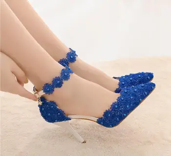 Femei Sandale Cu Toc Subțire A Subliniat Deget De La Picior Toc Alb Albastru Dantelă Pantofi De Nunta A Subliniat Toe Dantela Flori Perle Pompe